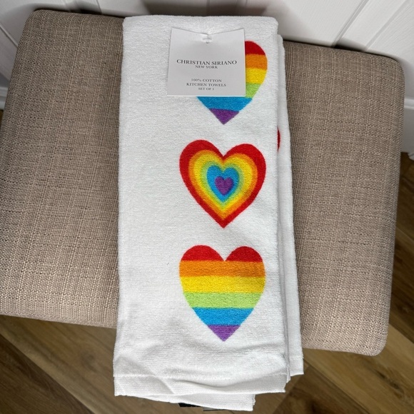 Christian Siriano Love Hearts Pride Rainbow Kitchen Towels Valentine’s set of 3 - Picture 4 of 4